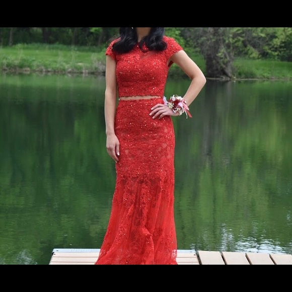 Red Sherri Hill Prom Dress - Picture 3 of 4